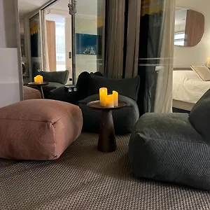 https://palm-croisette-front-de-mer1.fr-provencehotel.com